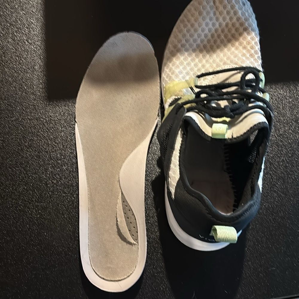 Vionic Adore Black/White Mesh - Picture 14 of 14